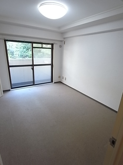 トーカンキャステール山本通の玄関