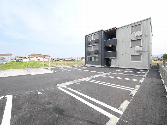 アクアポルタの駐車場|駐車スペースもあります