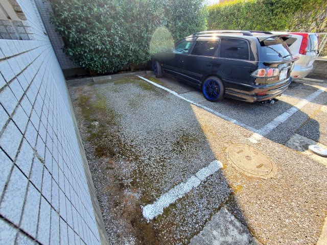 カーサ・アイ・エムの駐車場