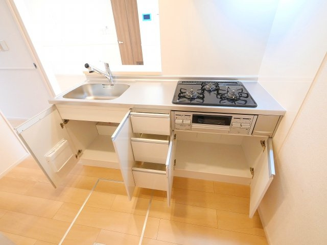 マホラのキッチン|コンパクトなキッチンで掃除もラクラク