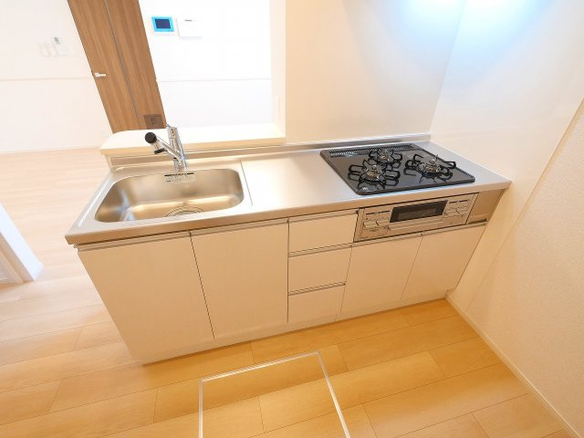 マホラのキッチン|コンパクトなキッチンで掃除もラクラク