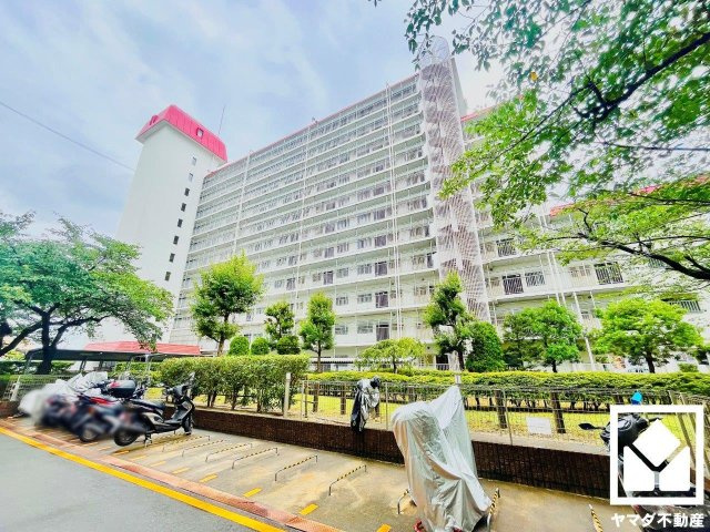 桂川ハイツ３号館の外観