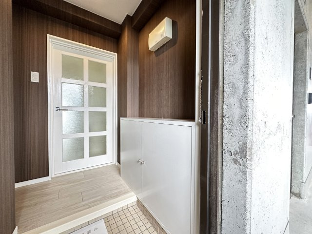 サワベマンションの玄関