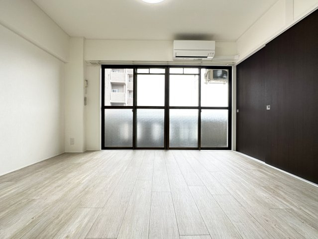サワベマンションの洋室