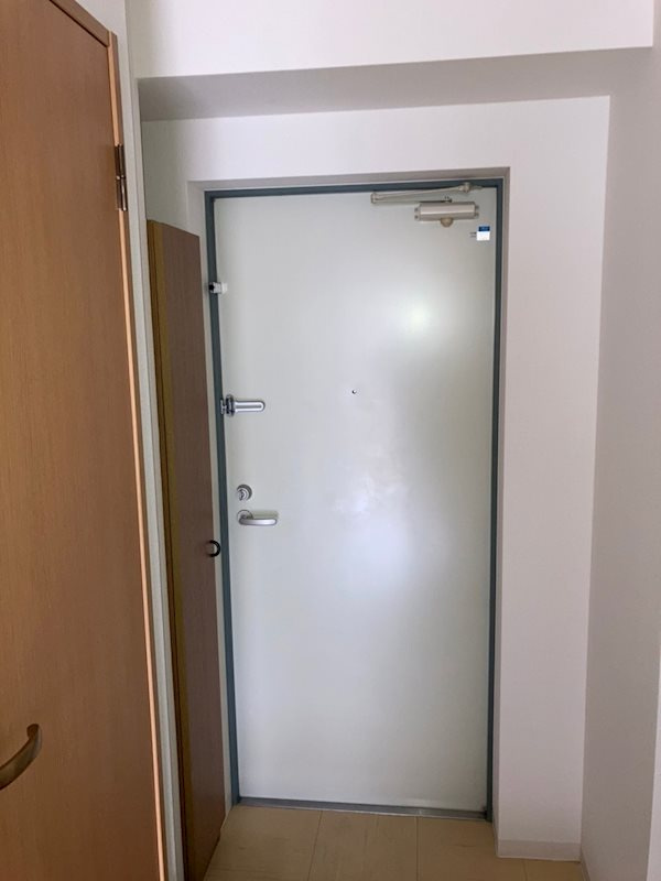 S-FORT船橋rootsの玄関