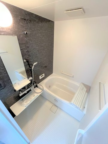 【浴室】 | 仲介手数料無料！西岐波小学校に通えるリフォーム済み中古住宅　宇部市今村北１丁目 | きれいなお風呂です