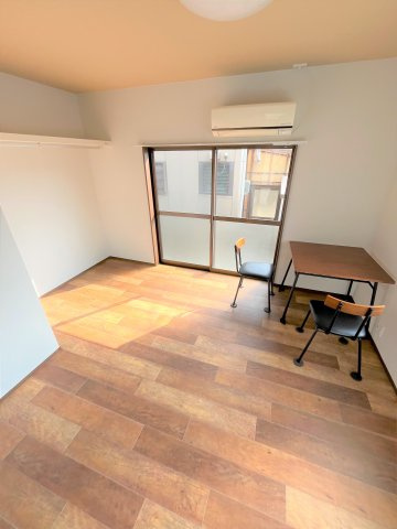 【洋室】 | 仲介手数料無料！西岐波小学校に通えるリフォーム済み中古住宅　宇部市今村北１丁目 | コンパクトで使いやすい洋室です