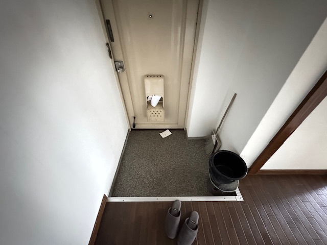 公団狭山住宅22号棟の玄関