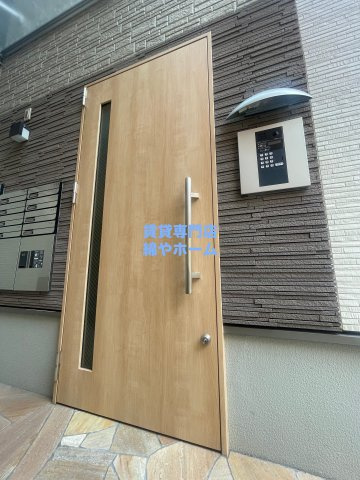 フジパレス杉本町駅西Ⅵ番館のエントランス|清潔なエントランスです