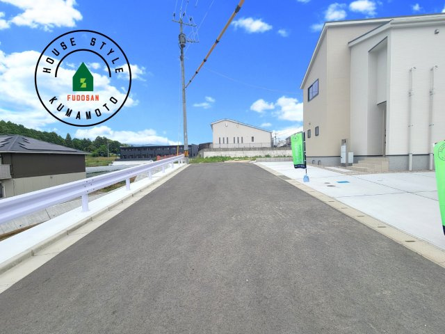 菊池郡大津町大字大津第1-3棟（2号棟）の前面道路含む現地写真|前面道路です。