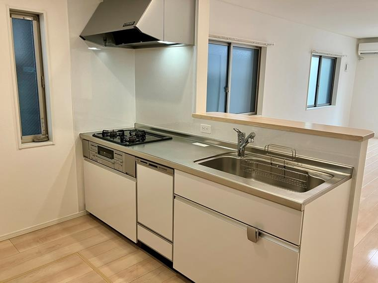 小松原戸建のキッチン