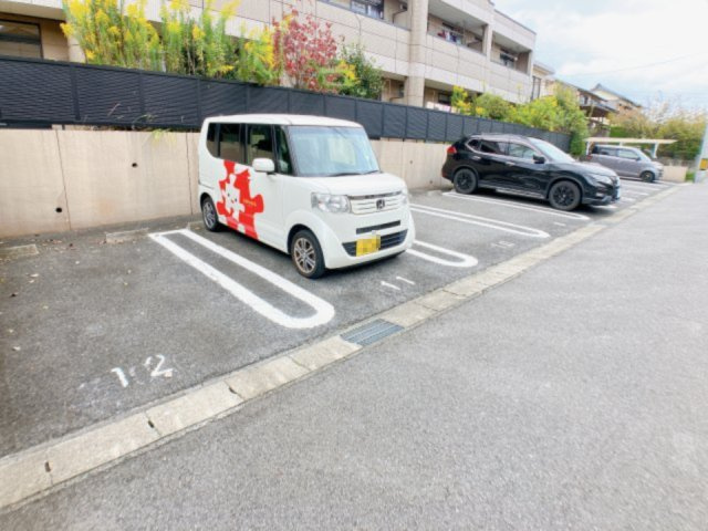 ベルエアーの駐車場