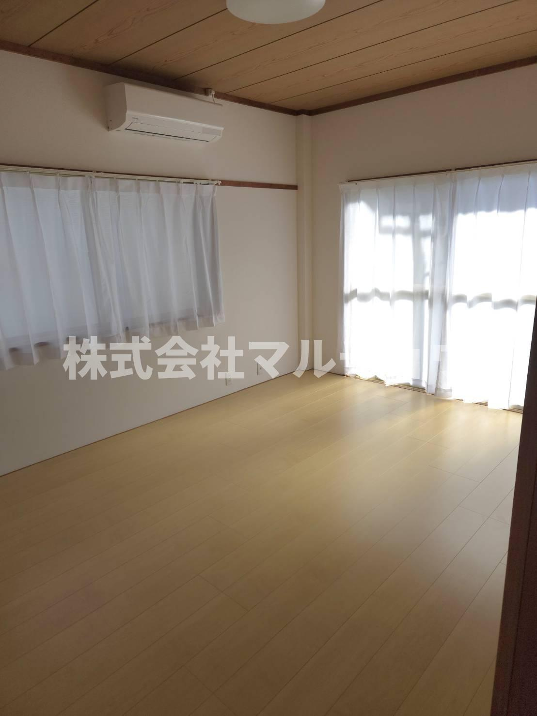 コーポそらの洋室|落ち着いた色調の洋室です