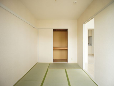 【収納】 | ラフォーレ・コートA | 充実収納付き洋間です♪