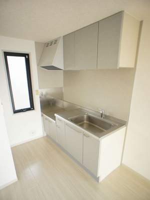 【キッチン】 | ラフォーレ・コートA | 窓があり明るいキッチンです♪