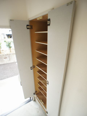 【玄関】 | ラフォーレ・コートA | たくさん収納できるシューズボックスが付いています♪