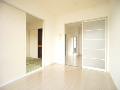 【居間・リビング】 | ラフォーレ・コートA | 使いやすい間取りです♪