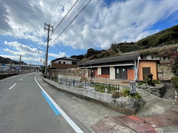 下津町下津　土地の前面道路含む現地写真