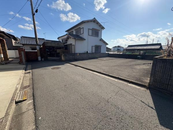 和歌山市野崎　中古戸建の前面道路含む現地写真