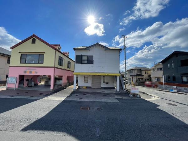 和歌山市三葛　住宅付店舗の前面道路含む現地写真
