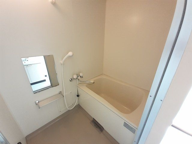 城見町アパ－ト付店舗Ⅰの浴室