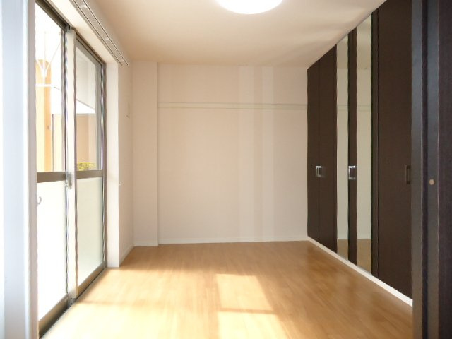 メゾンド・ショコラの収納|クローゼット付き洋室