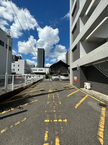 ユニエトワール豊田の駐車場