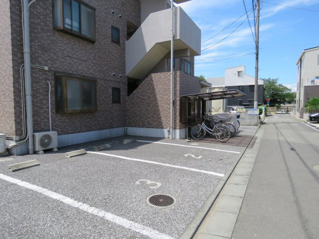 プリムローズの駐車場