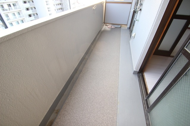 第８８東白島ビルのバルコニー|外からの目が気にならないバルコニーで洗濯物が干せます