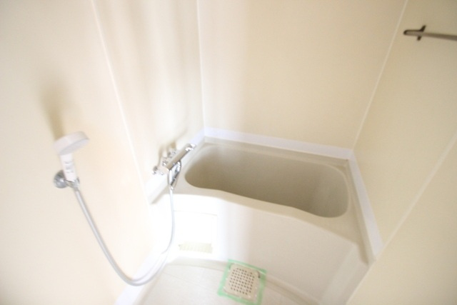 第８８東白島ビルの浴室|日々の疲れを癒すお風呂付です