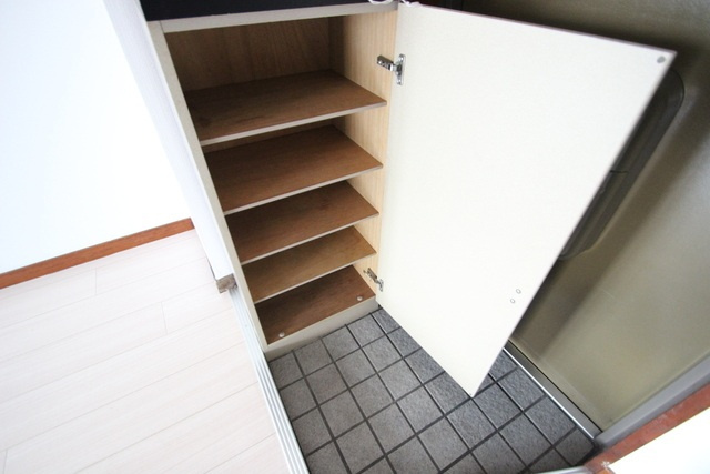 第８８東白島ビルの収納|専用の収納スペースです