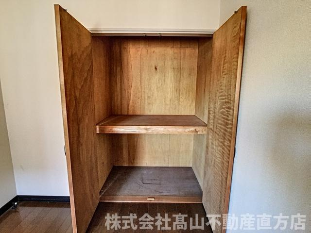 直方市大字直方のアパートの収納