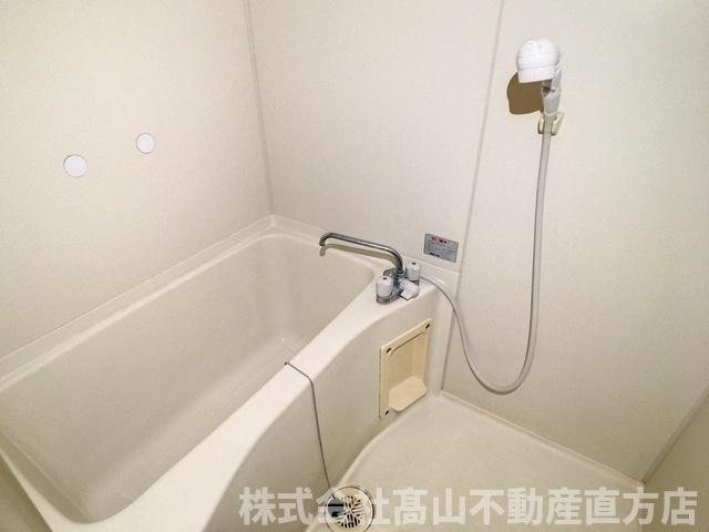 直方市大字直方のアパートの浴室