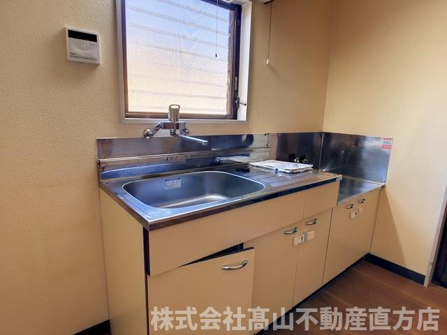 直方市大字直方のアパートのキッチン