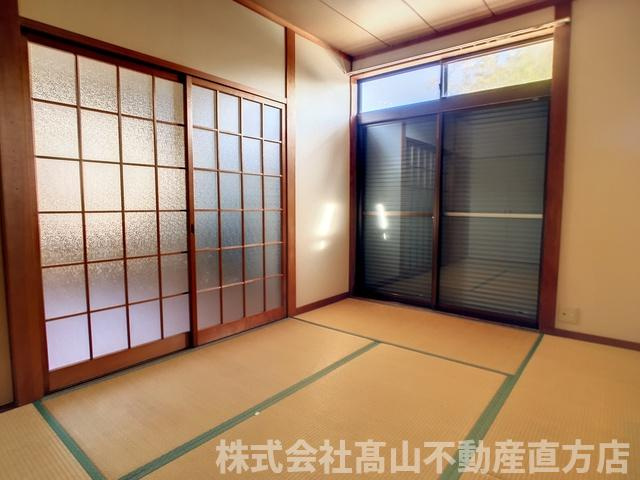 直方市大字直方のアパートの和室