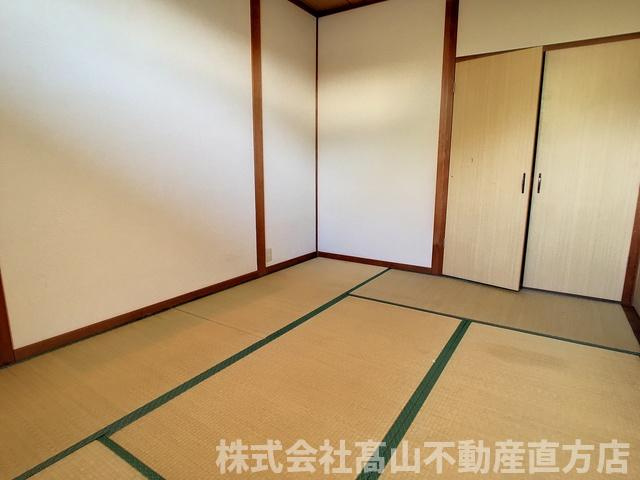 直方市大字直方のアパートの和室