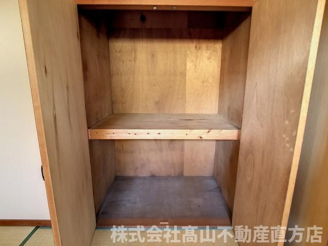 直方市大字直方のアパートの収納