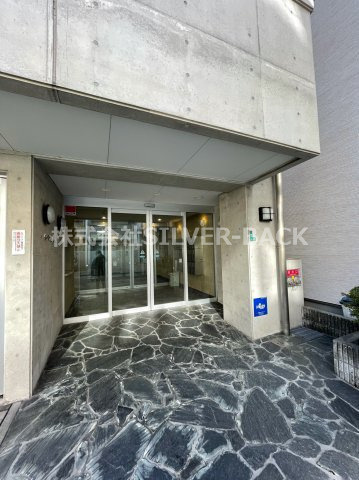 ウィンヒルズ難波西のエントランス