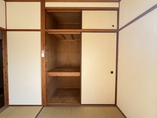 村上貸家の収納