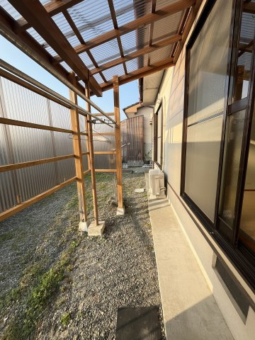 村上貸家のバルコニー