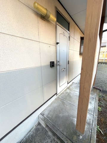 村上貸家のエントランス