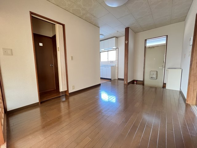 村上貸家の居間・リビング