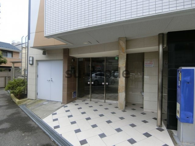 SERENiTE千里丘のエントランス