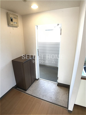 【玄関】 | コーポラスノベルティＢ棟 | 落ち着いた玄関です