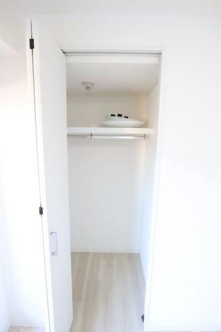 大阪市都島区中野町１丁目の賃貸マンションの収納