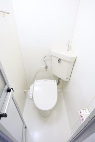 大阪市都島区中野町１丁目の賃貸マンションのトイレ