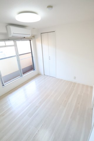 大阪市都島区中野町１丁目の賃貸マンションの居間・リビング