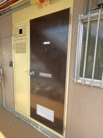 タマコーポ2号棟の玄関