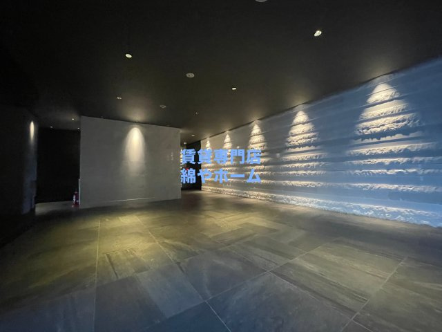 W-STYLE　難波のロビー