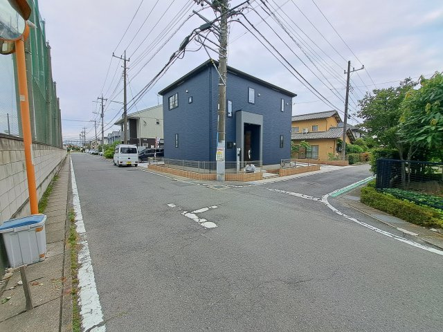 新築　高崎市東貝沢町　GRAFARE　1号棟の前面道路含む現地写真|現地写真　西側道路4.5ｍ　北側道路5.5ｍ